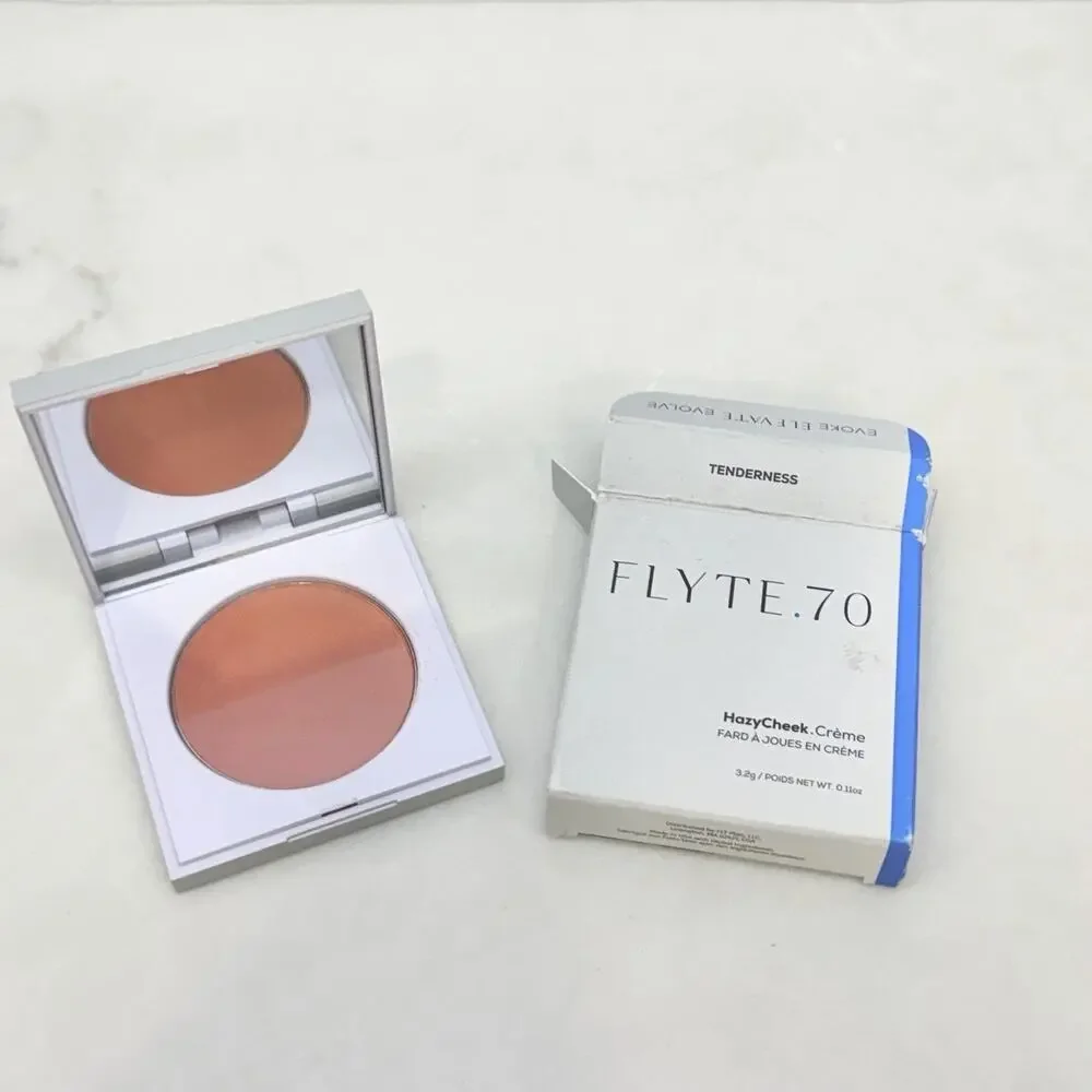 Flyte .70 Pressed Hazy Cheek Blush in the shade Tenderness NEW